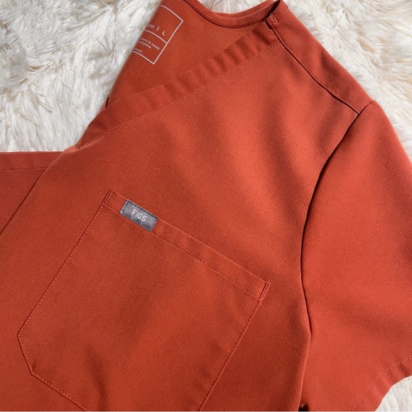 FIGS Catarina One Pocket Scrub Top Size Large - Picture 2 of 4